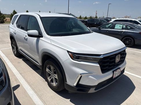 Used 2024 Honda Pilot EX-L image 11