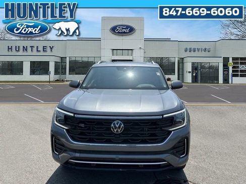 Used 2024 Volkswagen Atlas SEL Premium R-Line AWD/4WD image 3