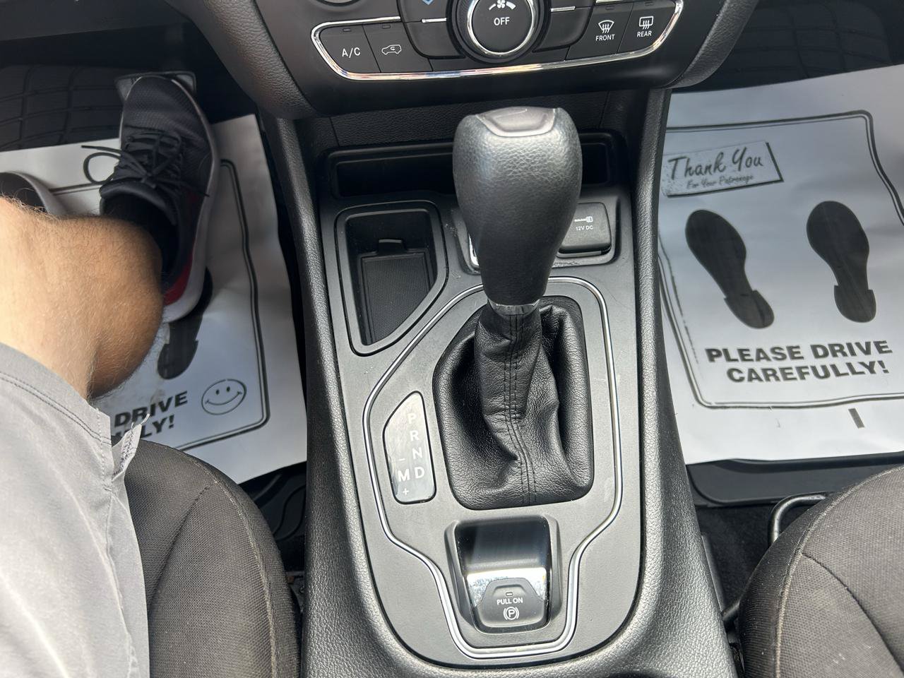 Used 2019 Jeep Cherokee Latitude w/ Popular Appearance Group FWD image 25