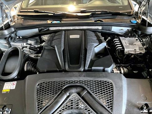 Used 2024 Porsche Macan S image 24