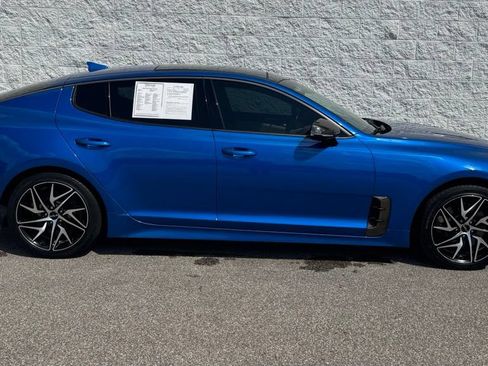 Used 2022 Kia Stinger GT-Line w/ Sun & Sound Package AWD/4WD image 2