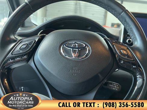 Used 2019 Toyota C-HR XLE FWD image 21