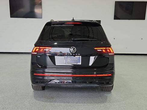 Certified 2024 Volkswagen Tiguan SE R-Line w/ MDO Package, Three-Row FWD image 7