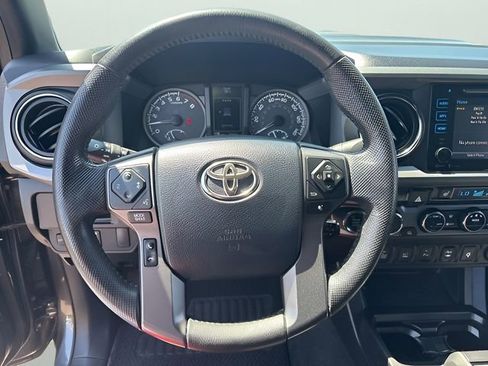 Used 2016 Toyota Tacoma TRD Sport w/ Premium & Technology Package AWD/4WD image 14