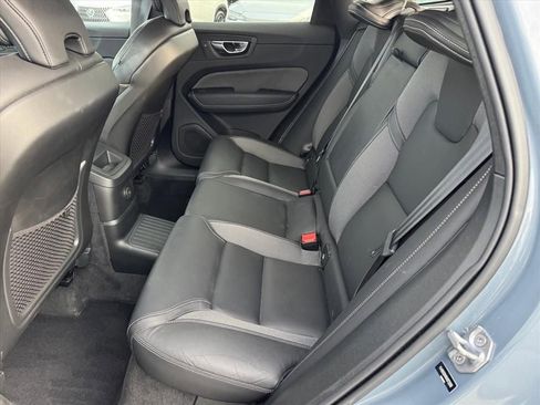 Used 2022 Volvo XC60 T8 R-Design w/ Advanced Package image 10