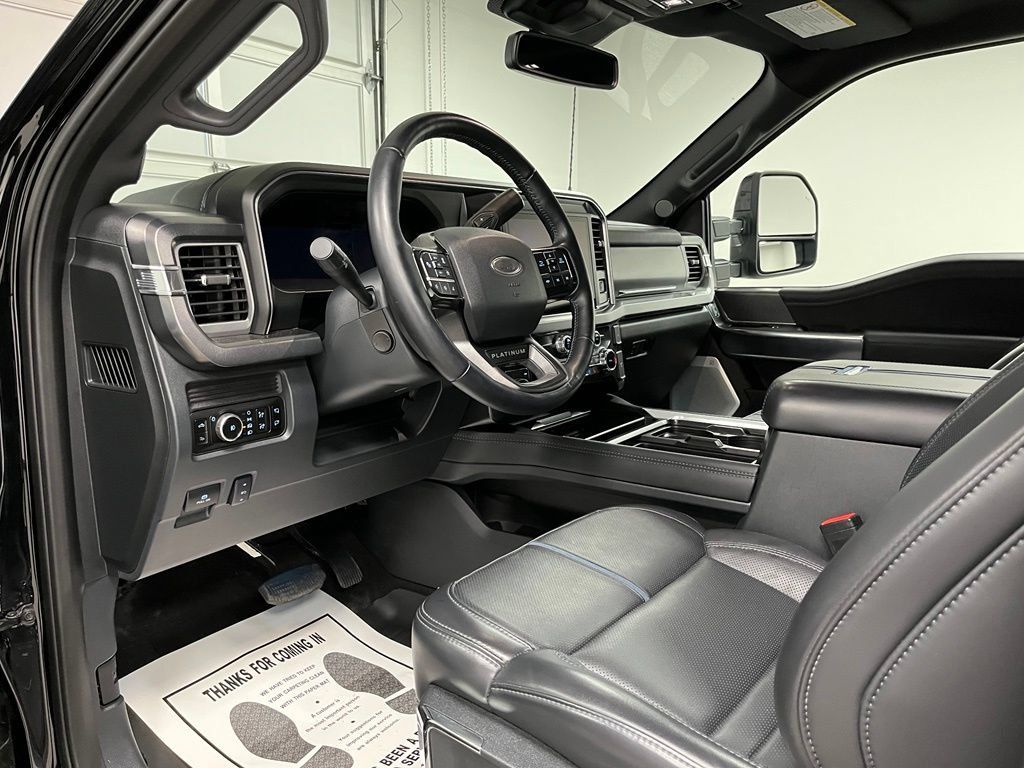 Used 2025 Ford F450 Platinum w/ FX4 Off-Road Package AWD/4WD image 20