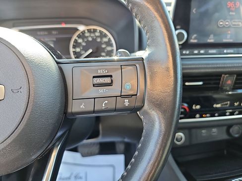 Used 2021 Nissan Rogue SV w/ Premium Package image 22