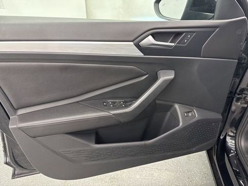 Used 2025 Volkswagen Jetta Sport FWD image 17