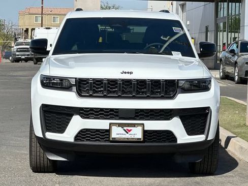New 2026 Jeep Grand Cherokee Altitude RWD image 8