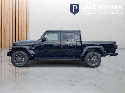 New 2025 Jeep Gladiator Sport image 6