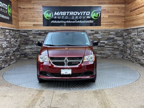 Used 2019 Dodge Grand Caravan SE w/ Power Convenience Group I FWD image 3