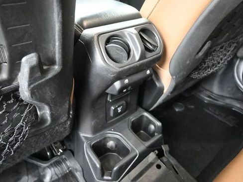 Used 2020 Jeep Gladiator Rubicon image 34