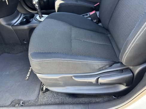 Used 2016 Nissan Versa SV FWD image 21