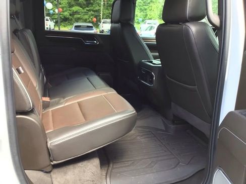 Used 2024 GMC Sierra 2500 Denali w/ Denali Reserve Package AWD/4WD image 28