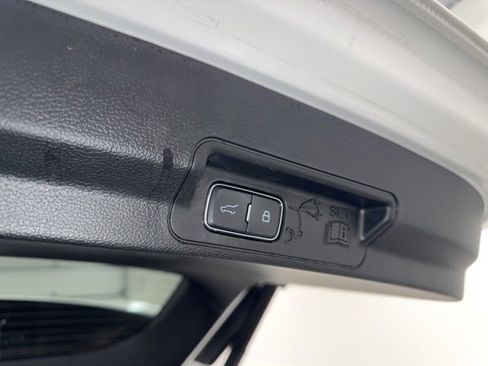 Used 2023 Ford Explorer XLT w/ Equipment Group 202A image 40