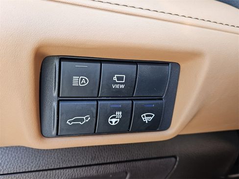 Used 2021 Toyota Highlander Platinum image 32