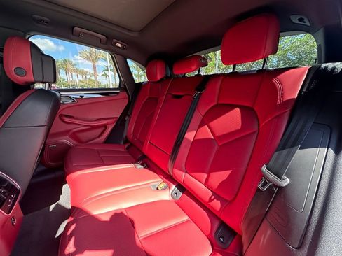 Used 2026 Porsche Macan AWD/4WD image 38