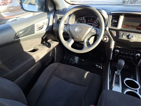 Used 2020 Nissan Pathfinder S image 10