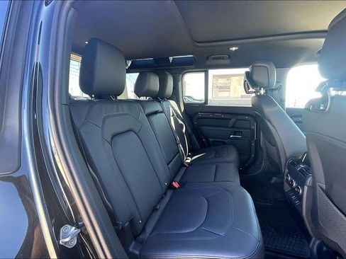 New 2026 Land Rover Defender 110 X-Dynamic SE image 11