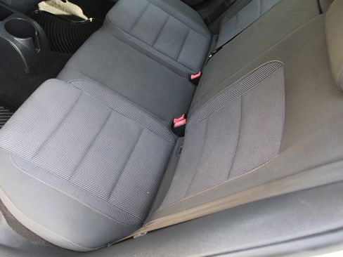 Used 2011 Volkswagen Golf 4-Door FWD image 28