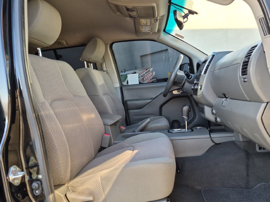Used 2021 Nissan Frontier SV w/ Midnight Edition Floor Mats RWD image 17