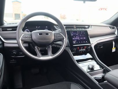 New 2025 Jeep Grand Cherokee L Altitude