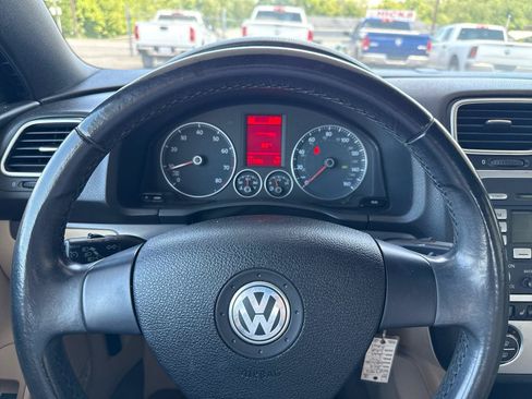 Used 2008 Volkswagen Eos FWD image 7