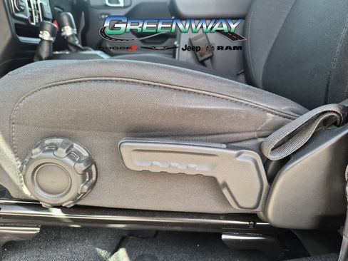 Used 2022 Jeep Wrangler Unlimited Sport AWD/4WD image 14