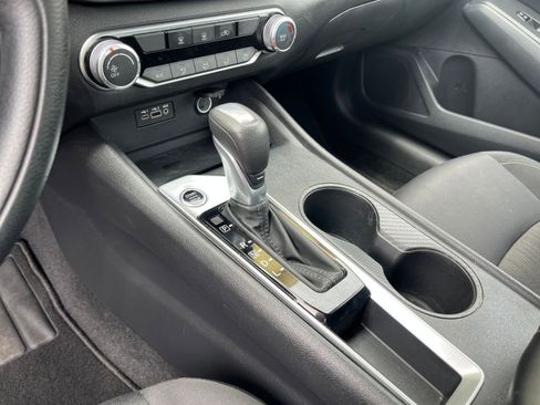 Used 2025 Nissan Altima 2.5 SV FWD image 40