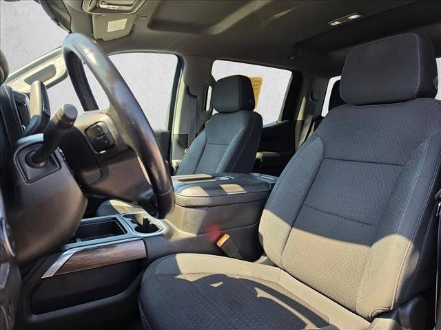 Certified 2022 Chevrolet Silverado 1500 RST w/ Redline Edition AWD/4WD image 23