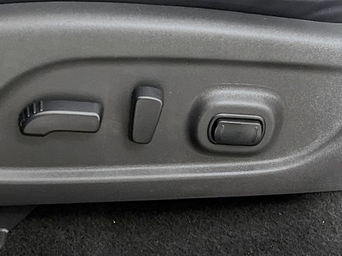 Used 2017 Nissan Pathfinder SL w/ SL Tech Package FWD image 16
