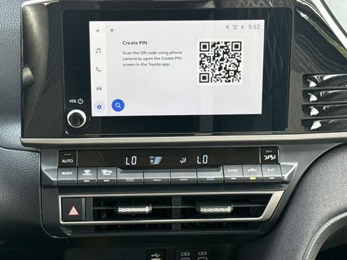 Used 2025 Toyota Camry LE image 12