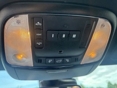 Used 2023 Dodge Durango GT AWD/4WD image 25
