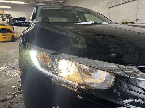 Used 2018 Honda Civic EX-T image 10