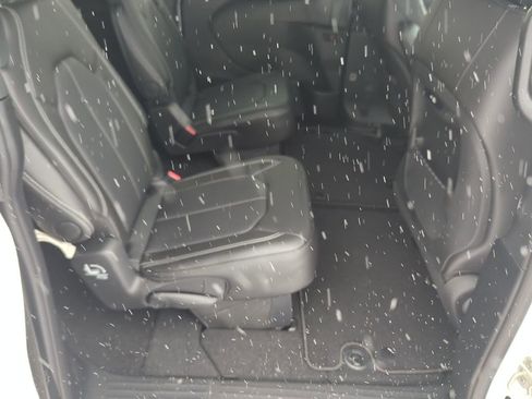 New 2026 Chrysler Pacifica Select FWD image 47