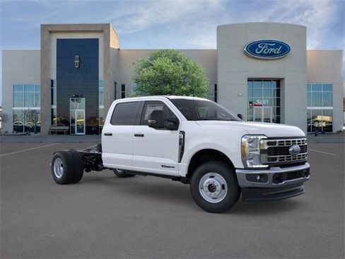 New 2025 Ford F350 XL w/ XL Chrome Package image 7