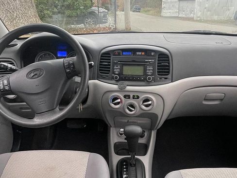 Used 2010 Hyundai Accent GLS w/ Premium Pkg 4 image 3