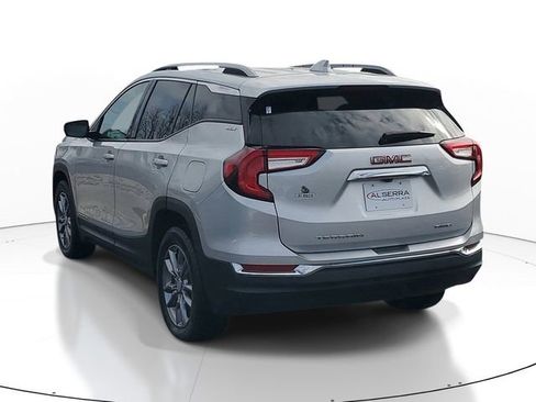 Certified 2022 GMC Terrain SLT AWD/4WD image 3
