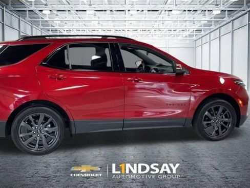 Used 2023 Chevrolet Equinox RS w/ RS Leather Package AWD/4WD image 2