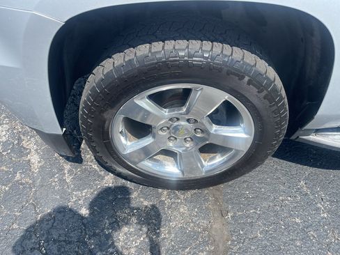 Used 2015 Chevrolet Suburban LT AWD/4WD image 10