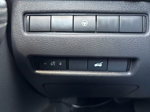 Used 2023 Nissan Rogue SV w/ SV Premium Package AWD/4WD image 19
