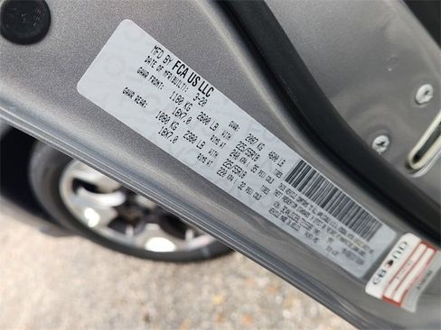 Used 2020 Jeep Compass Limited image 32