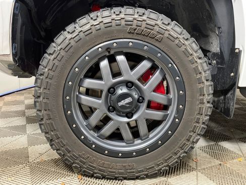 Used 2018 Toyota Tundra SR5 image 12