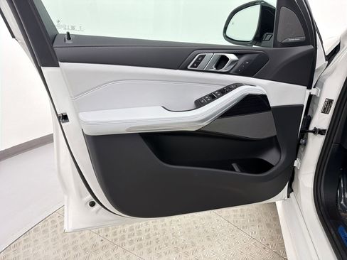 New 2026 BMW X5 xDrive40i w/ M Sport Package image 19