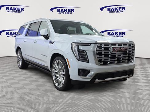 Used 2026 GMC Yukon XL Denali w/ Denali Reserve Package image 3