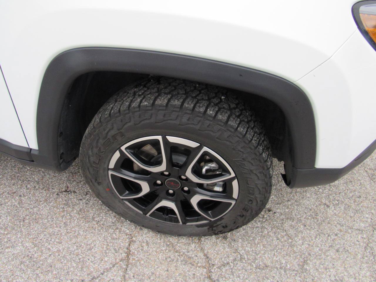 Used 2026 Jeep Compass Trailhawk AWD/4WD image 40