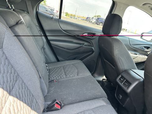 Used 2018 Chevrolet Equinox LT FWD image 11
