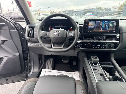 New 2026 Nissan Pathfinder SL FWD image 13