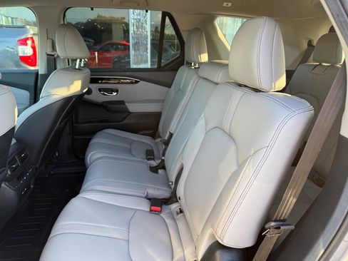 Used 2025 Honda Pilot EX-L image 30