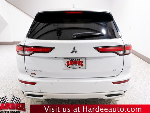 Used 2024 Mitsubishi Outlander SE Black Edition FWD image 4